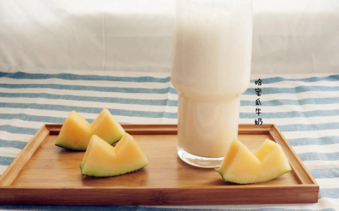 牛奶和哈密瓜可以一起吃吗(可以而且营养高)